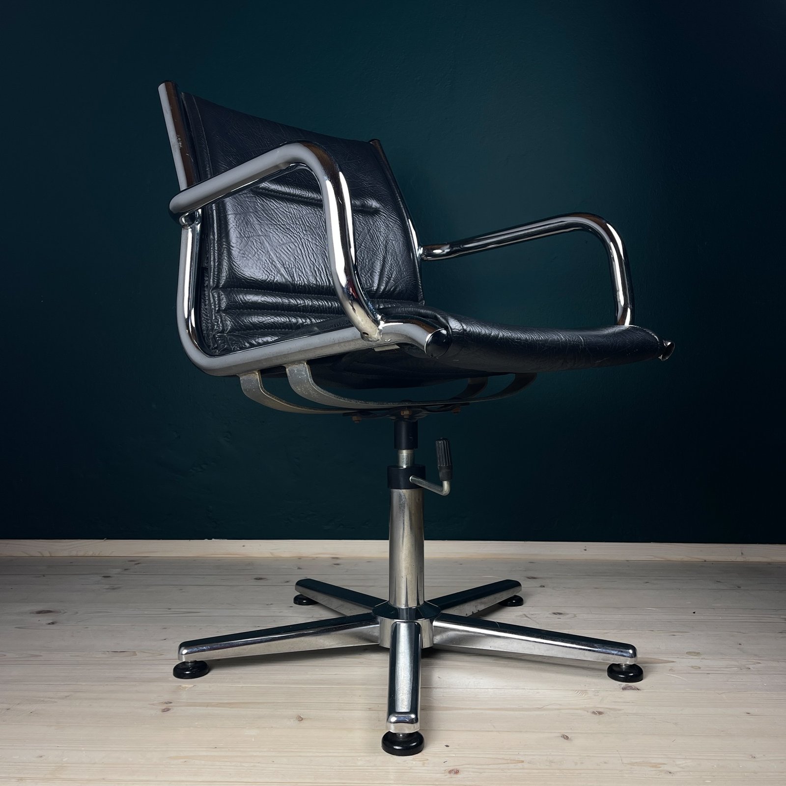 Mid-century swivel black desk chair, Italy, 1970s