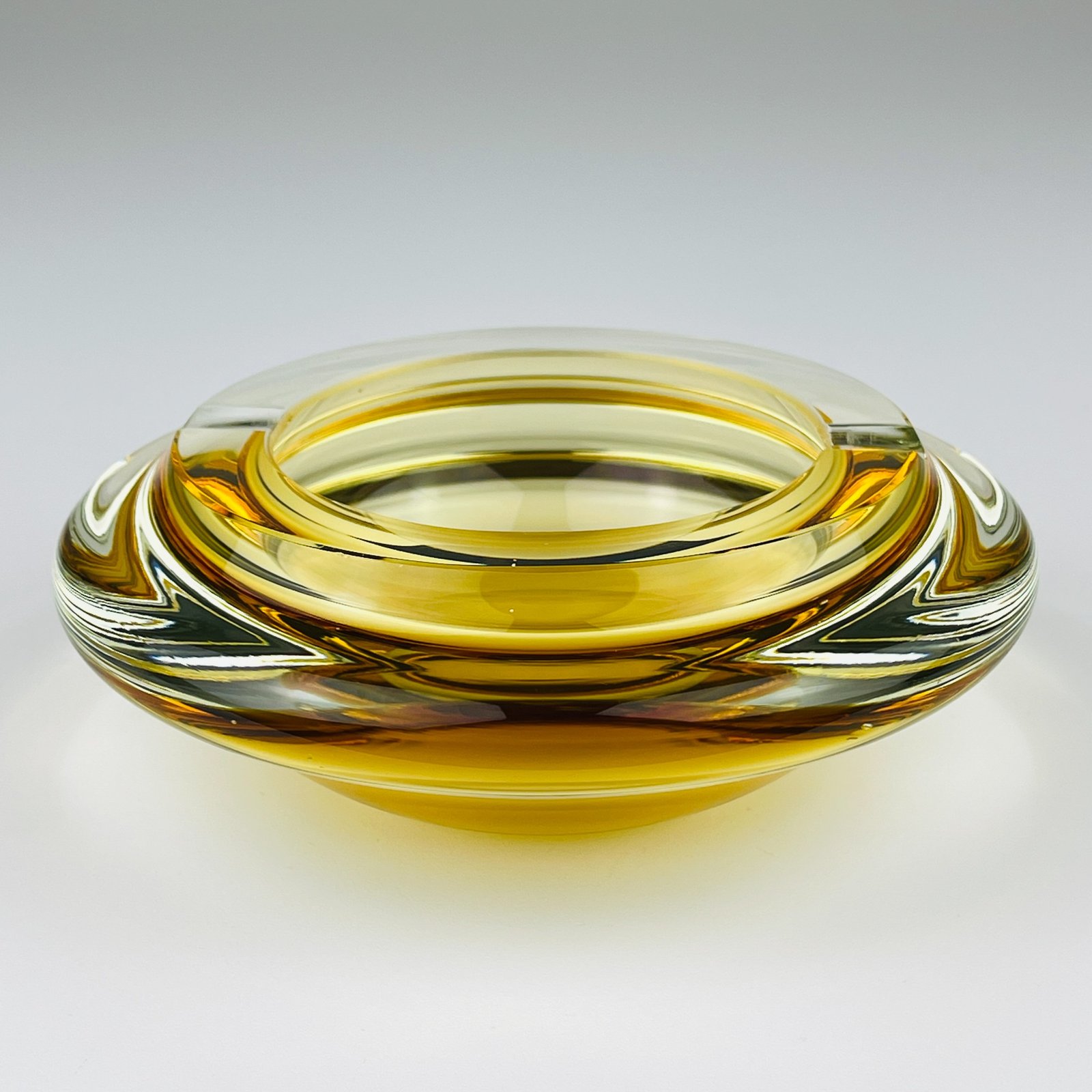 Original yellow murano glass ashtray, Italy, 1980s