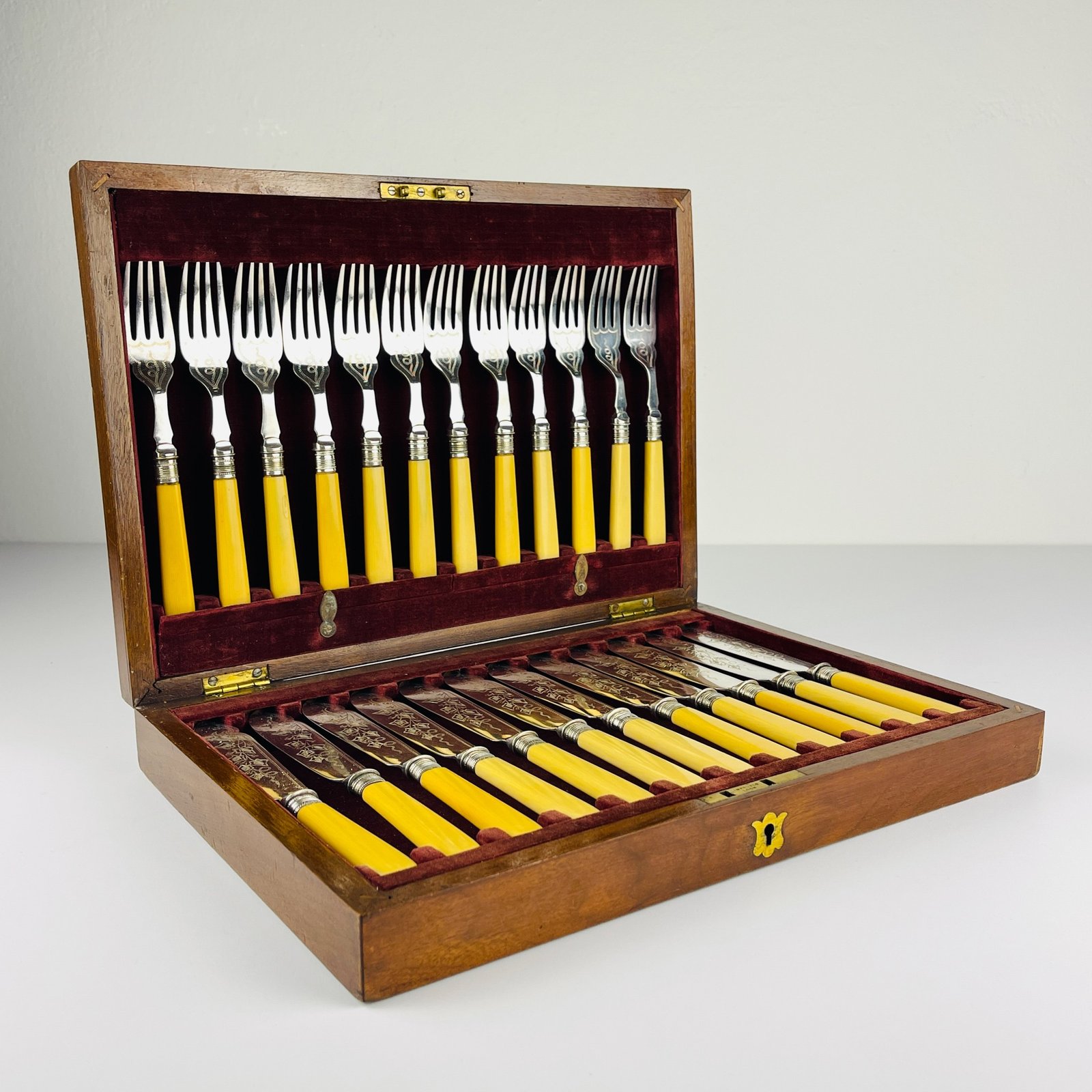 Antique Silver Plated Set Fish Knifes & Forks for 12 people, Sheffield England, 1910s