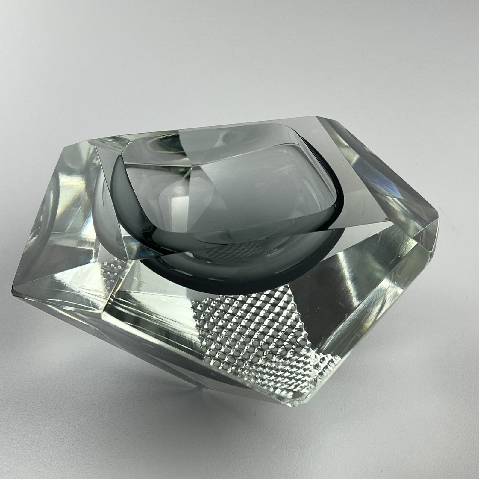 Original murano glass Sommerso ashtray, Italy, 1970s
