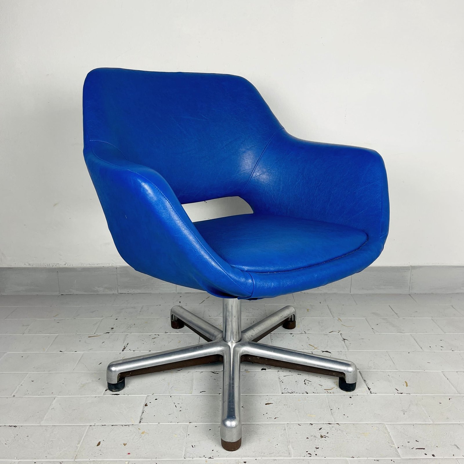 Mid-century office desk chair Stol Kamnik Yugoslavia 1970s Blue leatherette chair Swivel chrome metal leg Home office chair Egg chair