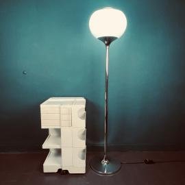 Mid-century floor lamp Bud Meblo by Luigi Massoni for Harvey Guzzini Italy 1960s Withe floor lamp Vintage Space Age