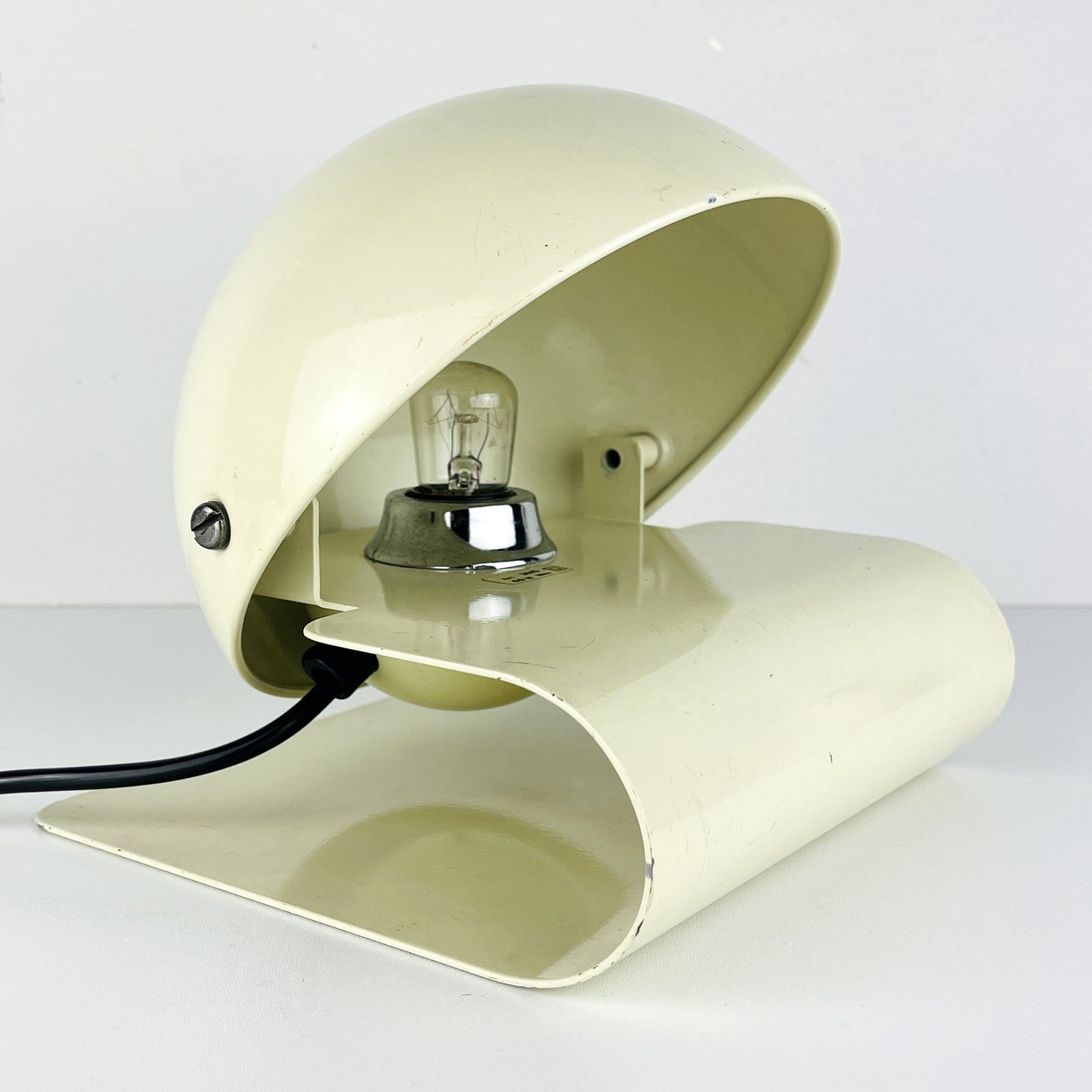 Table lamp Bugia by Giuseppe Cormio for iGuzzini Italy 1970s Mid-century modern Italian lighting