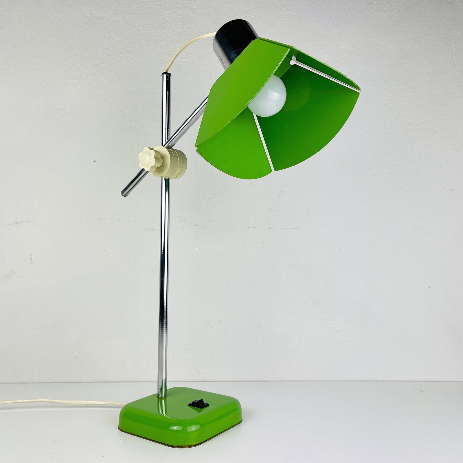 Mid-century green desk lamp Italy 1970s Vintage gooseneck lamp