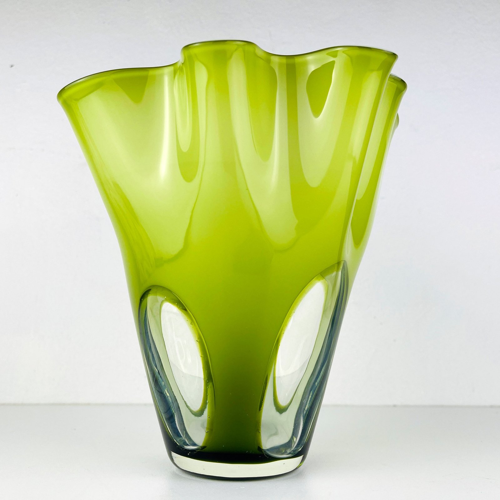 Green murano glass vase Fazzoletto Italy 1980s